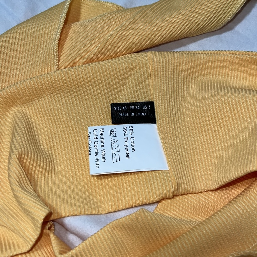 Backless Haler Top - Picture 3 of 4